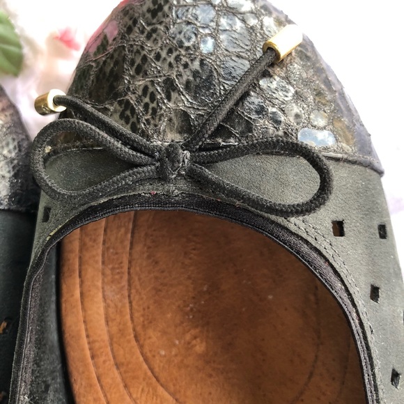 🌸Clarks ballet flat shoes with a toe cap detail. - Picture 6 of 8